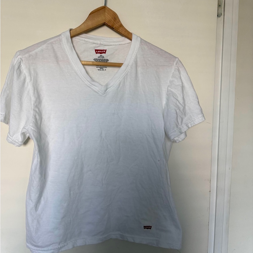 Levi's White V-Neck Short Sleeve Tee